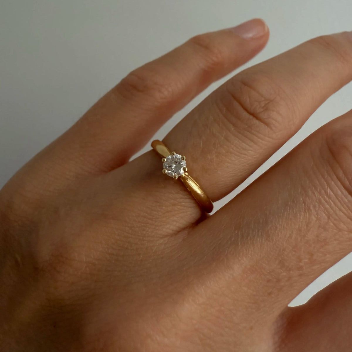 Bague Solitaire en or jaune et diamant
