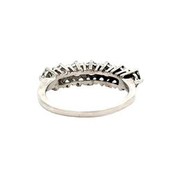 Wedding band ring in white gold and diamonds