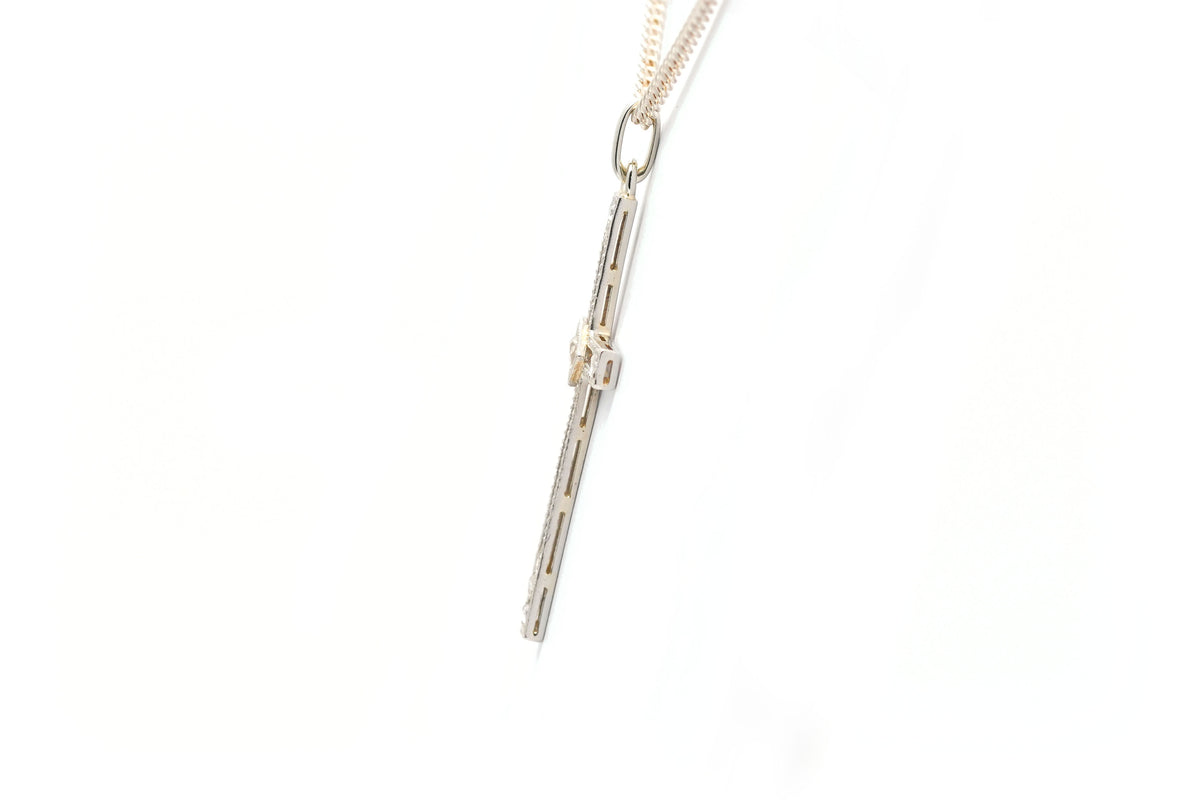 Pendentif en or blanc et diamants