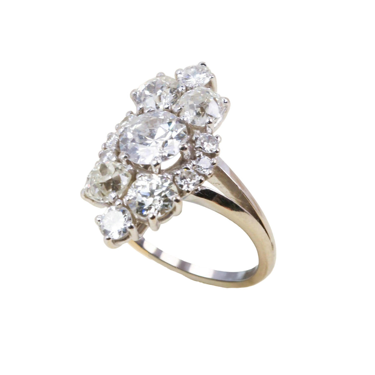 Marquise Ring in White Gold and Diamonds