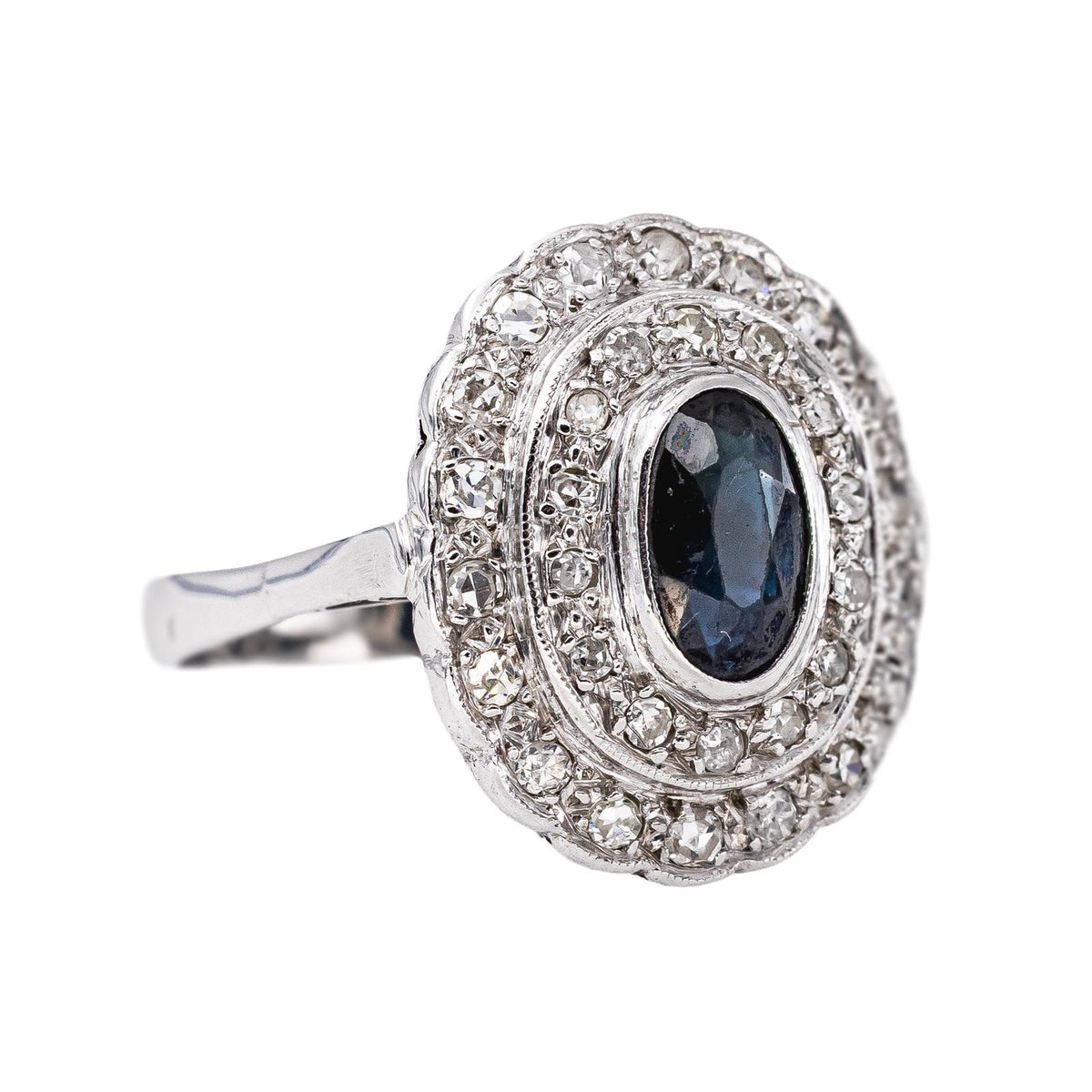 Pompadour Ring, White gold, Sapphire