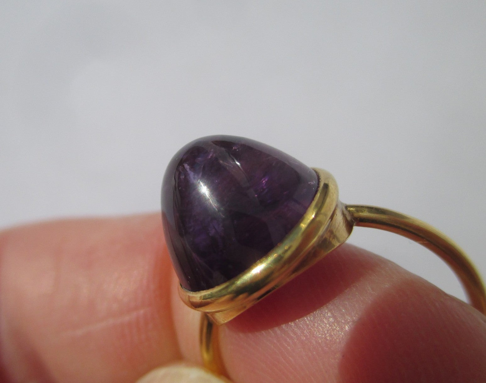 Yellow gold and Amethyst Cocktail Ring