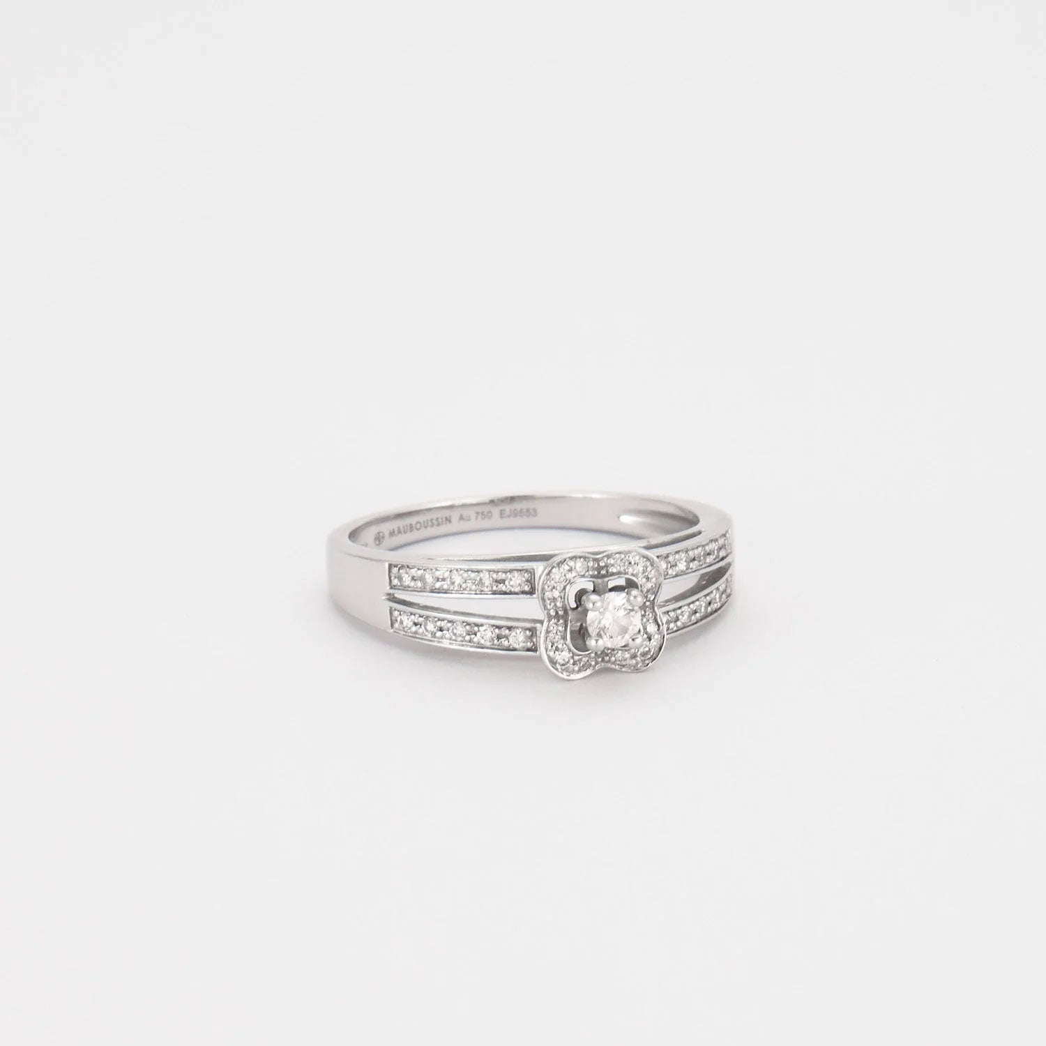 MAUBOUSSIN "Chance of Love No. 1" Solitaire Ring in white gold and diamonds