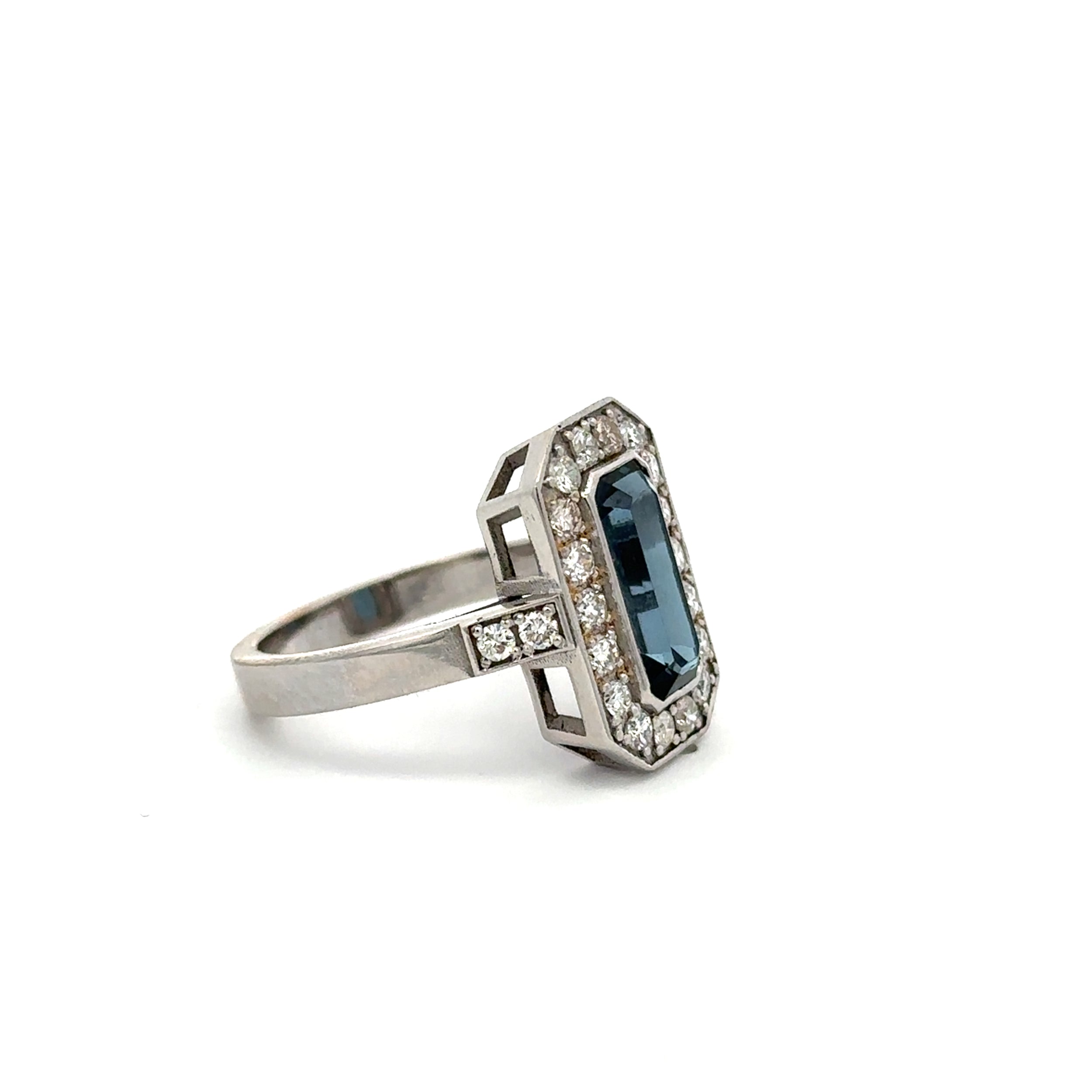 "Entourage" Ring in White Gold, Topaz, and Diamonds