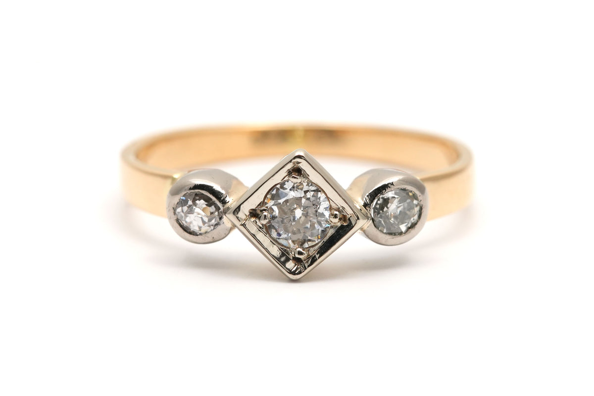 Bague Trilogie en or blanc, or jaune et diamants
