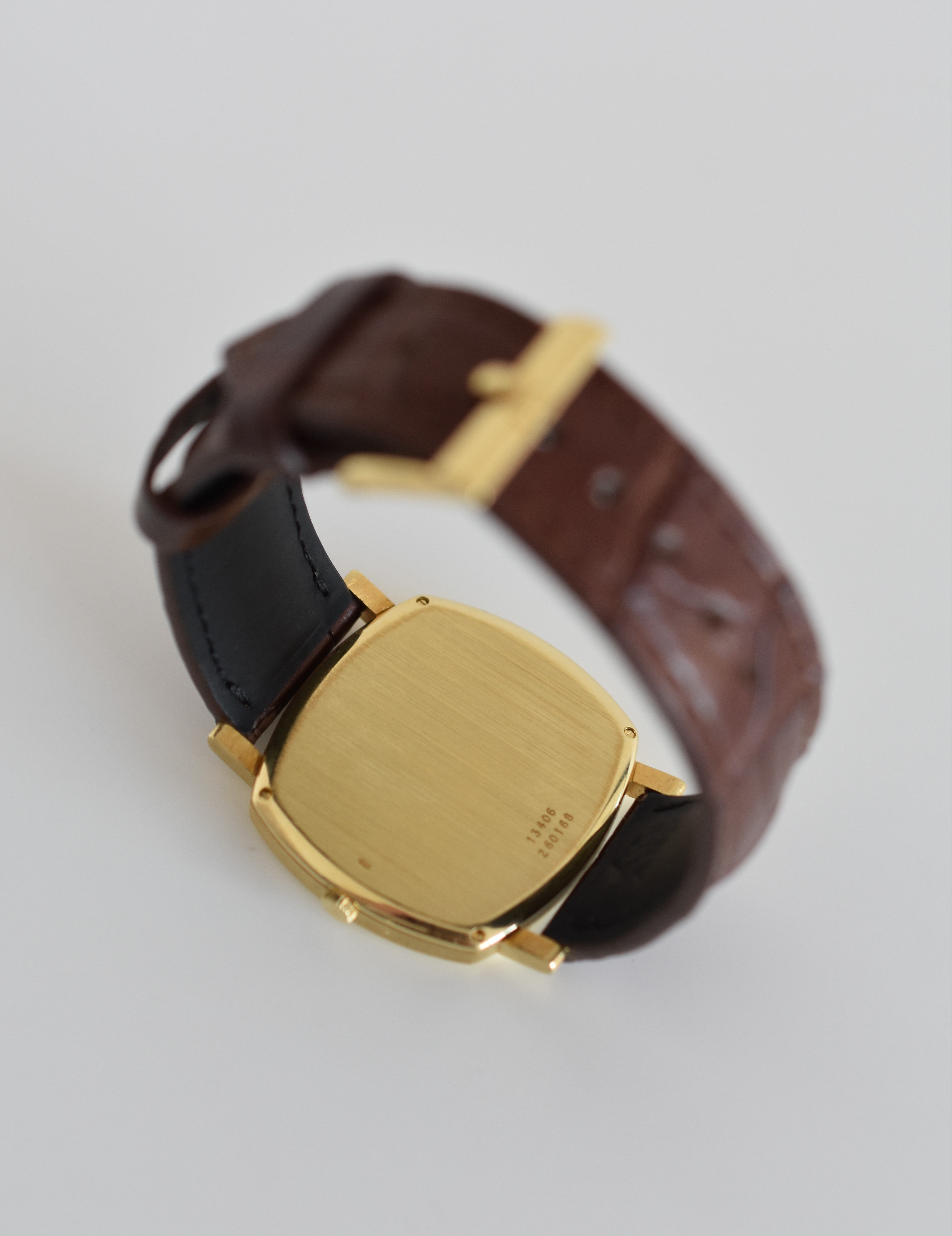 Montre PIAGET Coussin automatique en or jaune