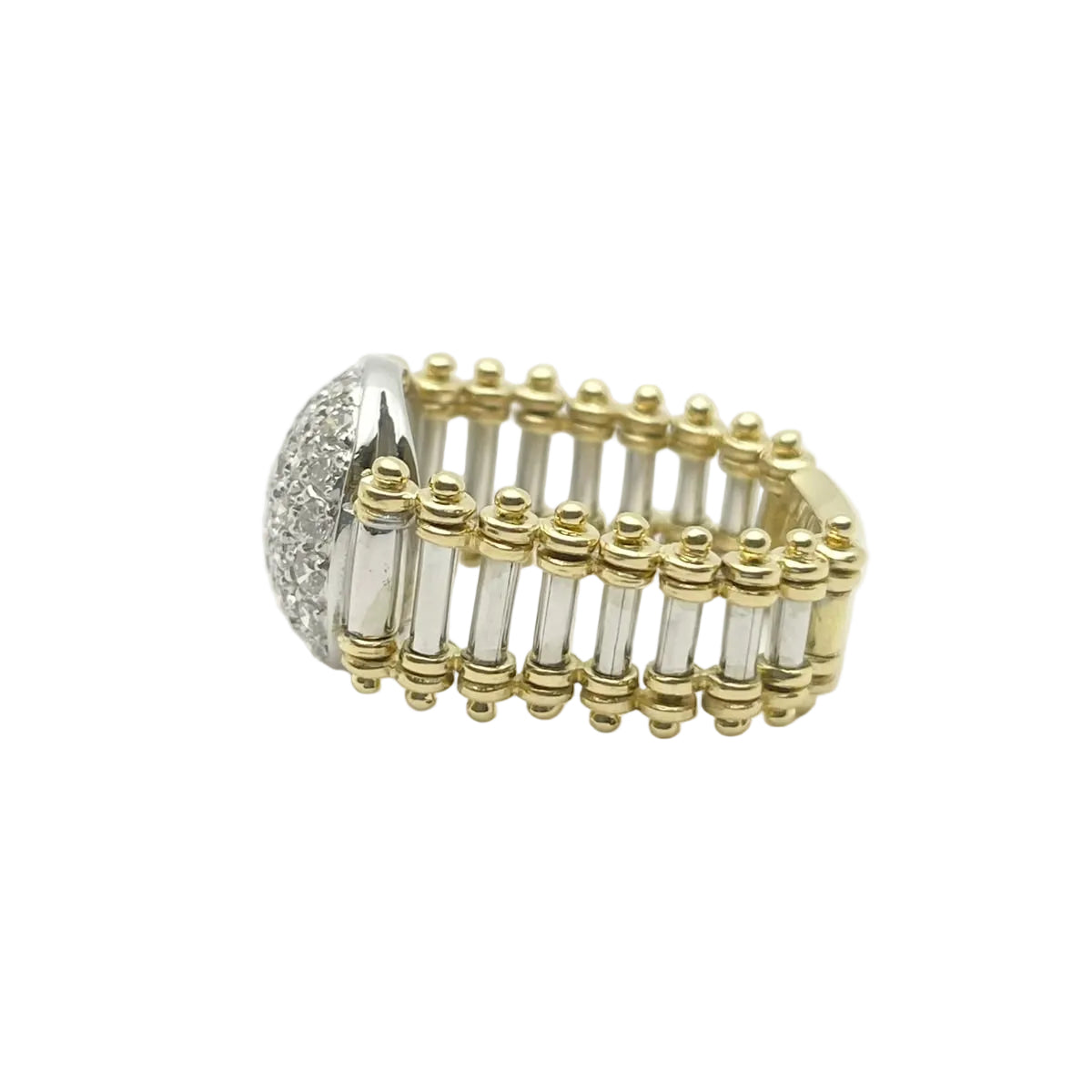 Set in white gold, yellow gold and Diamonds