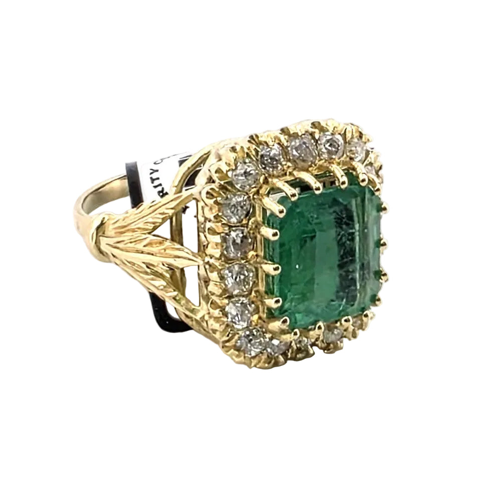 "Entourage" Ring in Yellow Gold, Emerald, and Diamonds