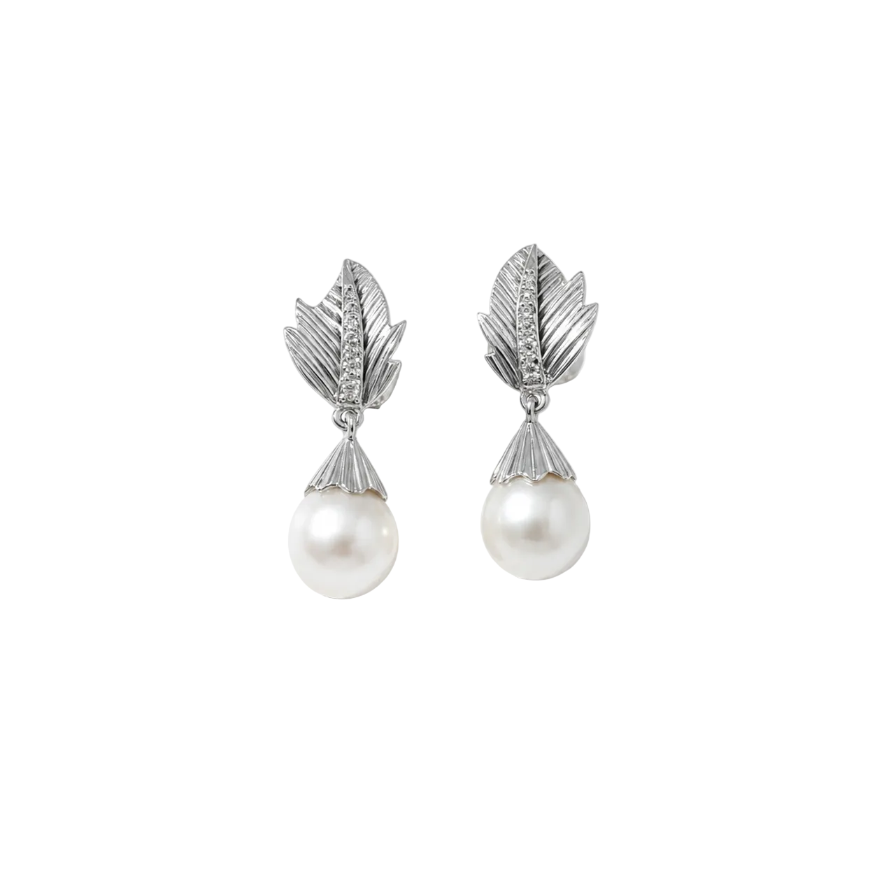 White gold earrings with pearls and diamonds
