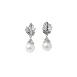 White gold earrings with pearls and diamonds