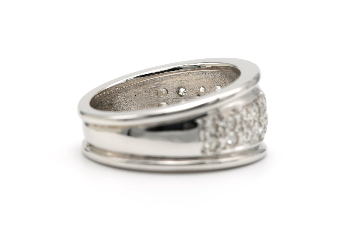 Bague Jonc en or blanc et diamants