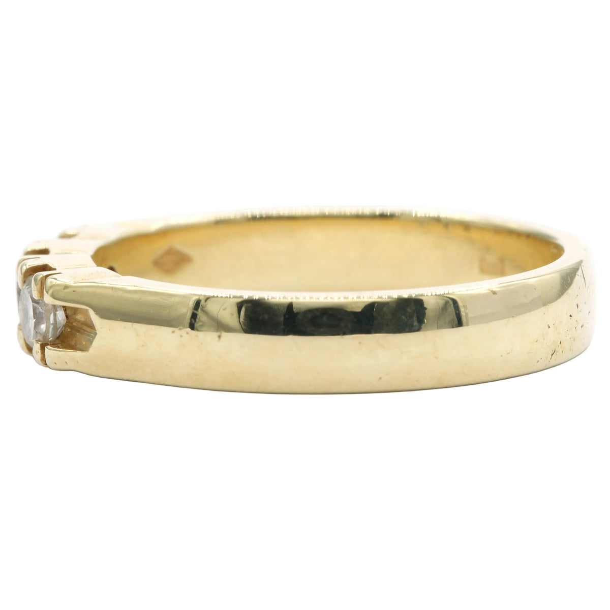 Trilogy Ring in Yellow Gold and Diamonds
