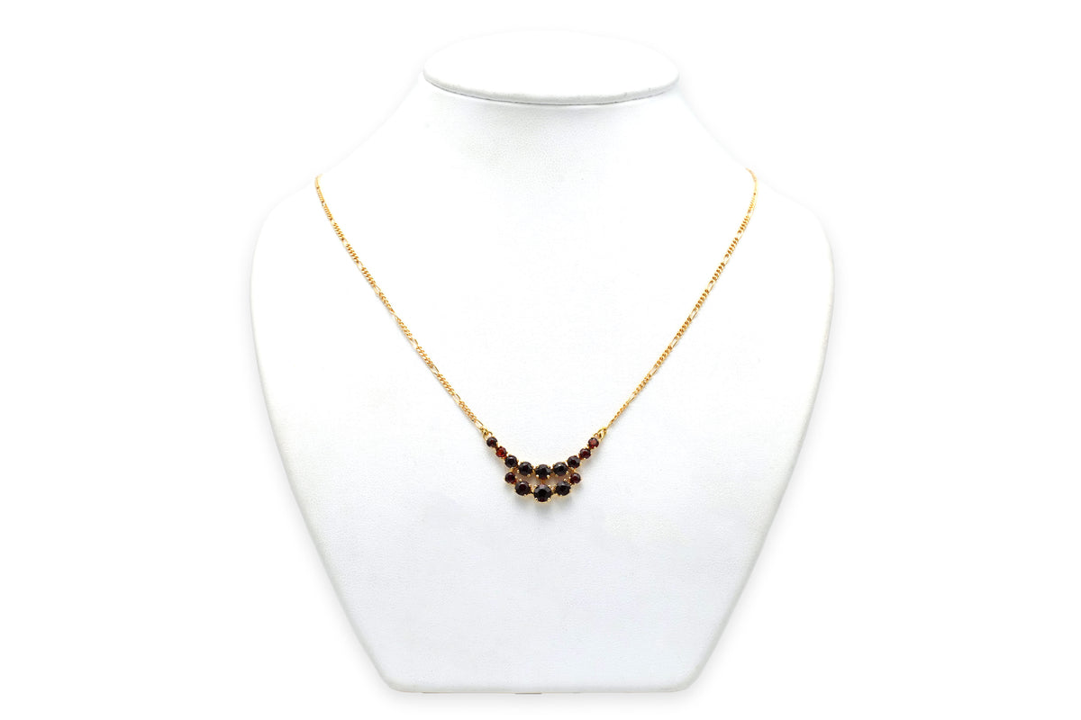 Yellow Gold Necklace with Garnet Pendant