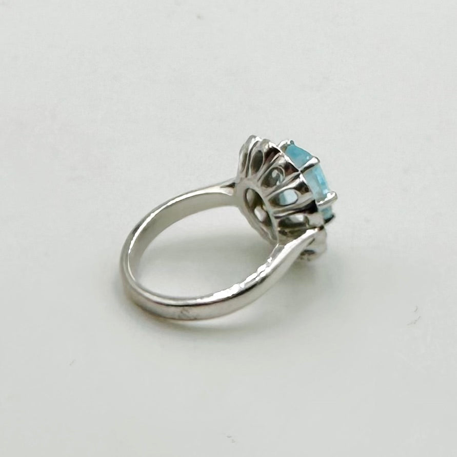 Marguerite Ring in White gold, Aquamarine and Diamonds