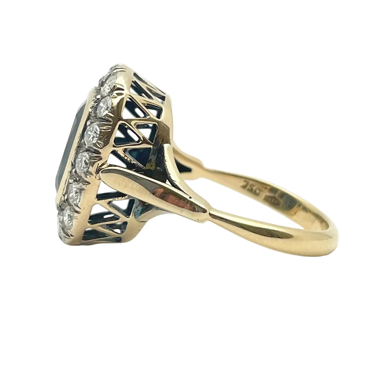 "Entourage" Ring in Yellow Gold, Sapphire, and Diamonds