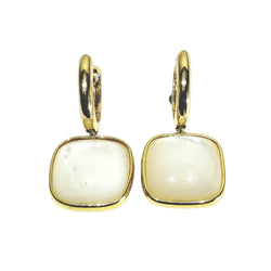 Boucles d’oreilles Dormeuses en or jaune et nacre