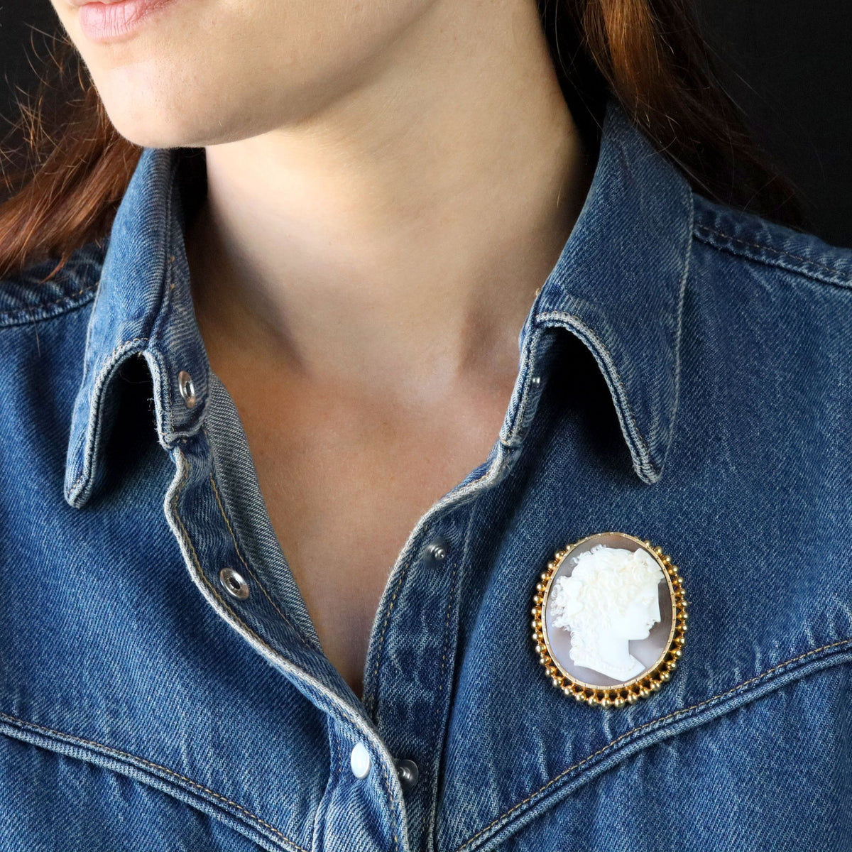 Yellow Gold and Agate Brooch