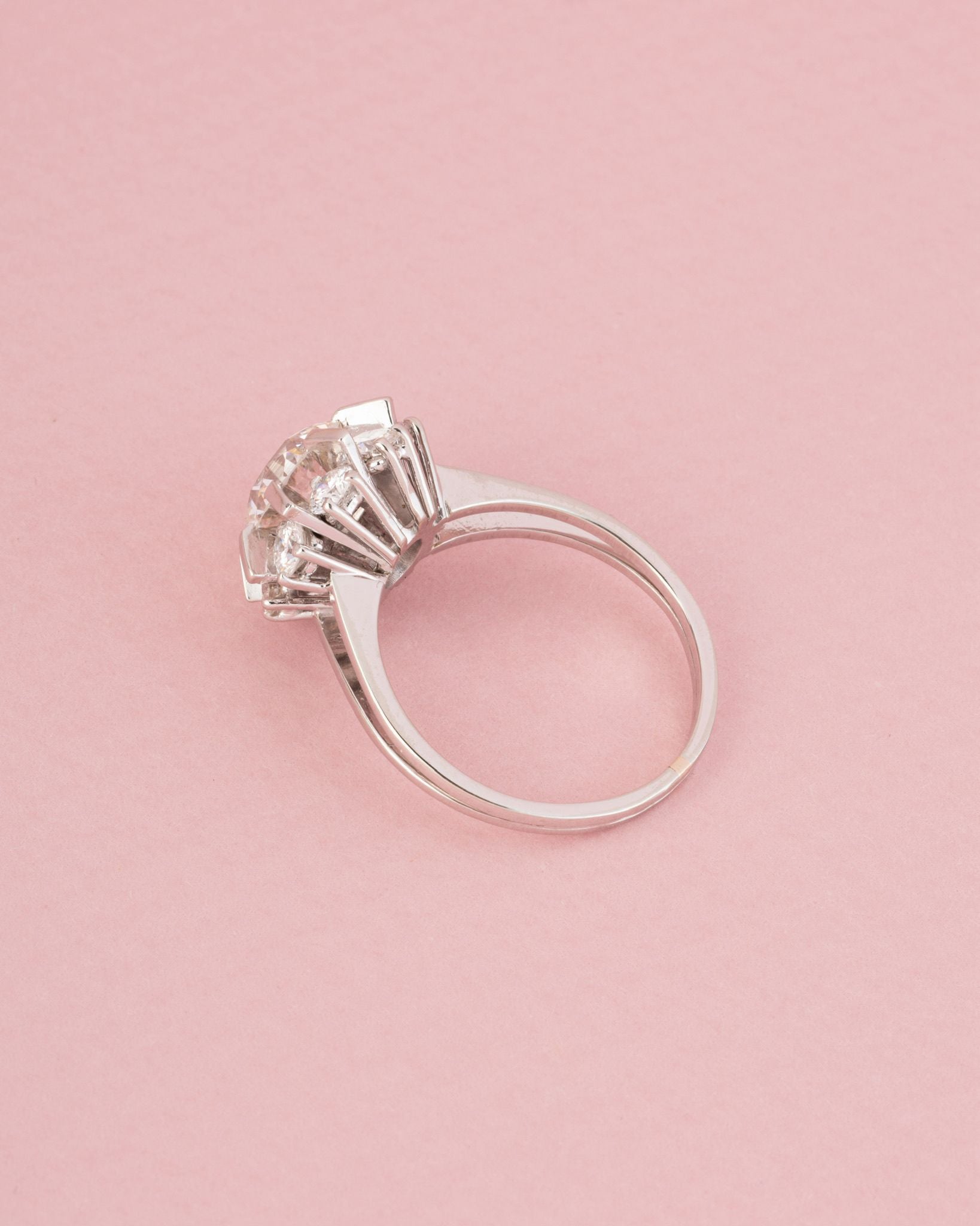 Bague Marguerite en platine et diamants