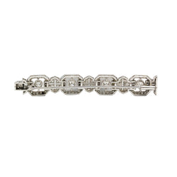 Brooch made of white gold, Platinum, and Diamonds