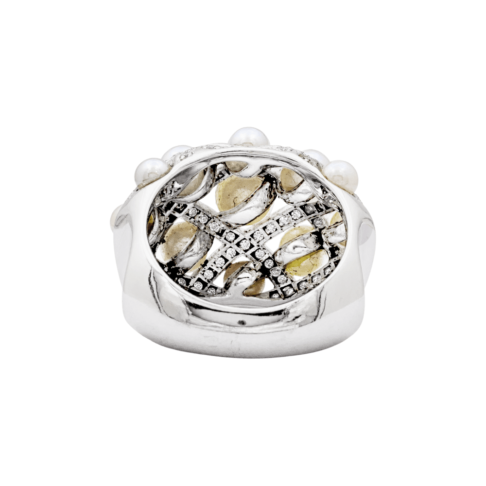 Ring CHANEL, "Baroque", white gold, diamonds.