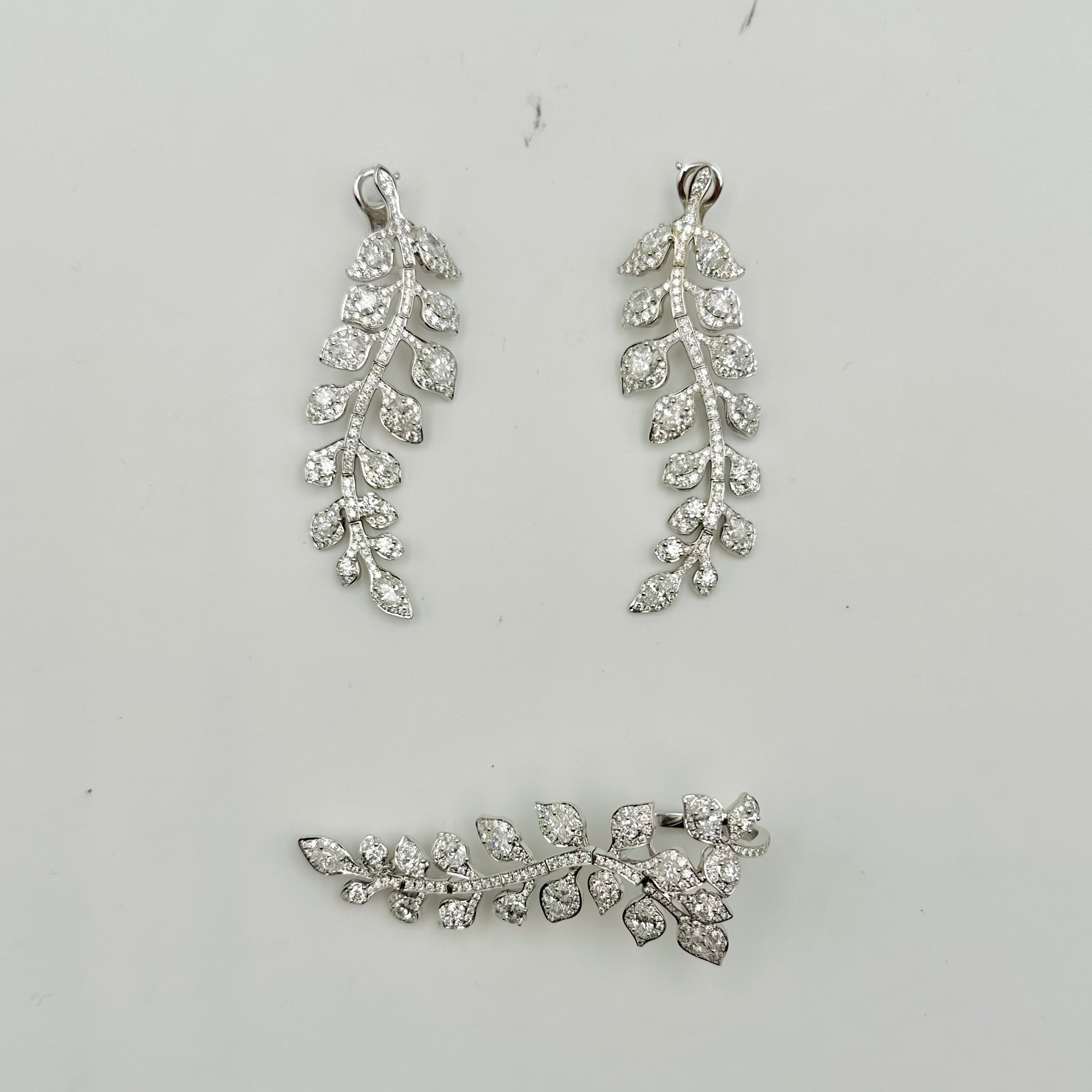 Boucles d'oreilles Pendantes en or blanc et diamants