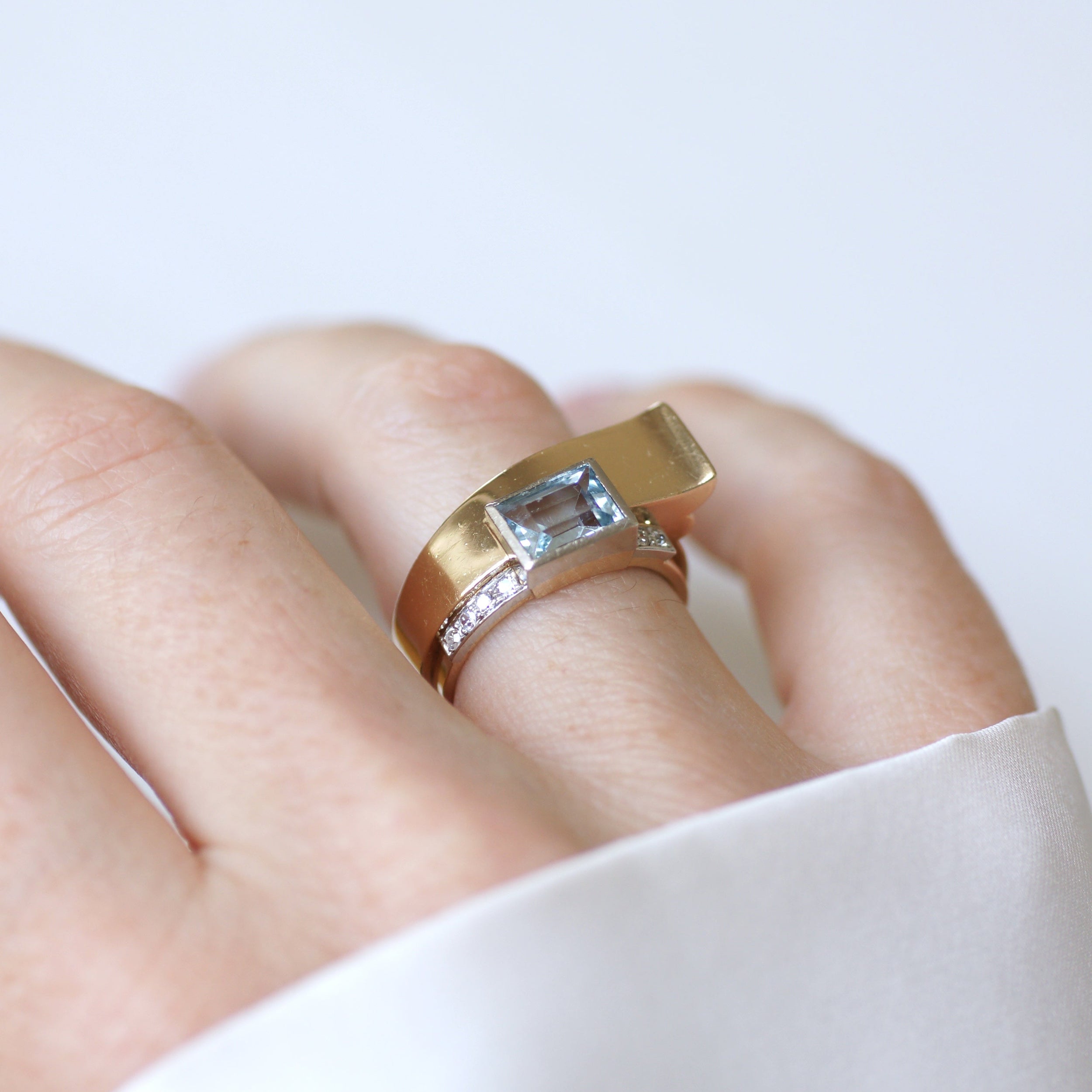 Tank Ring in yellow gold, platinum, aquamarine, and diamonds