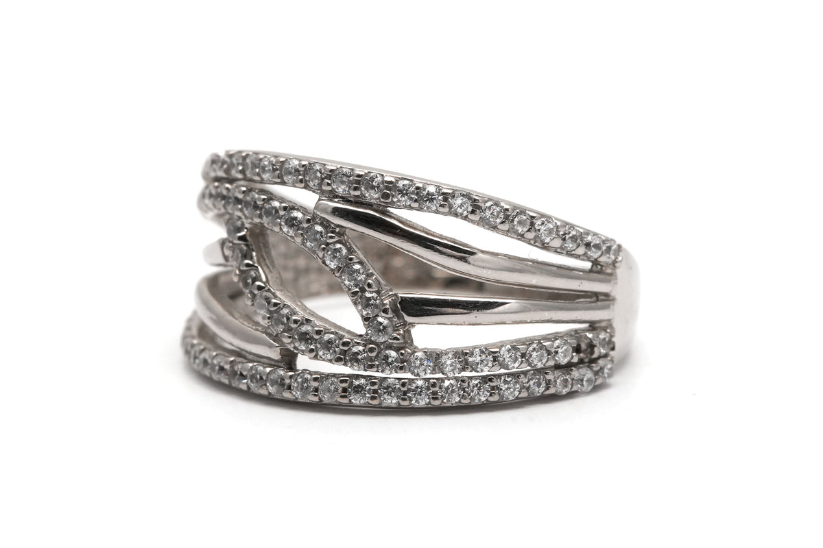 Bague Pavée en or blanc et diamants