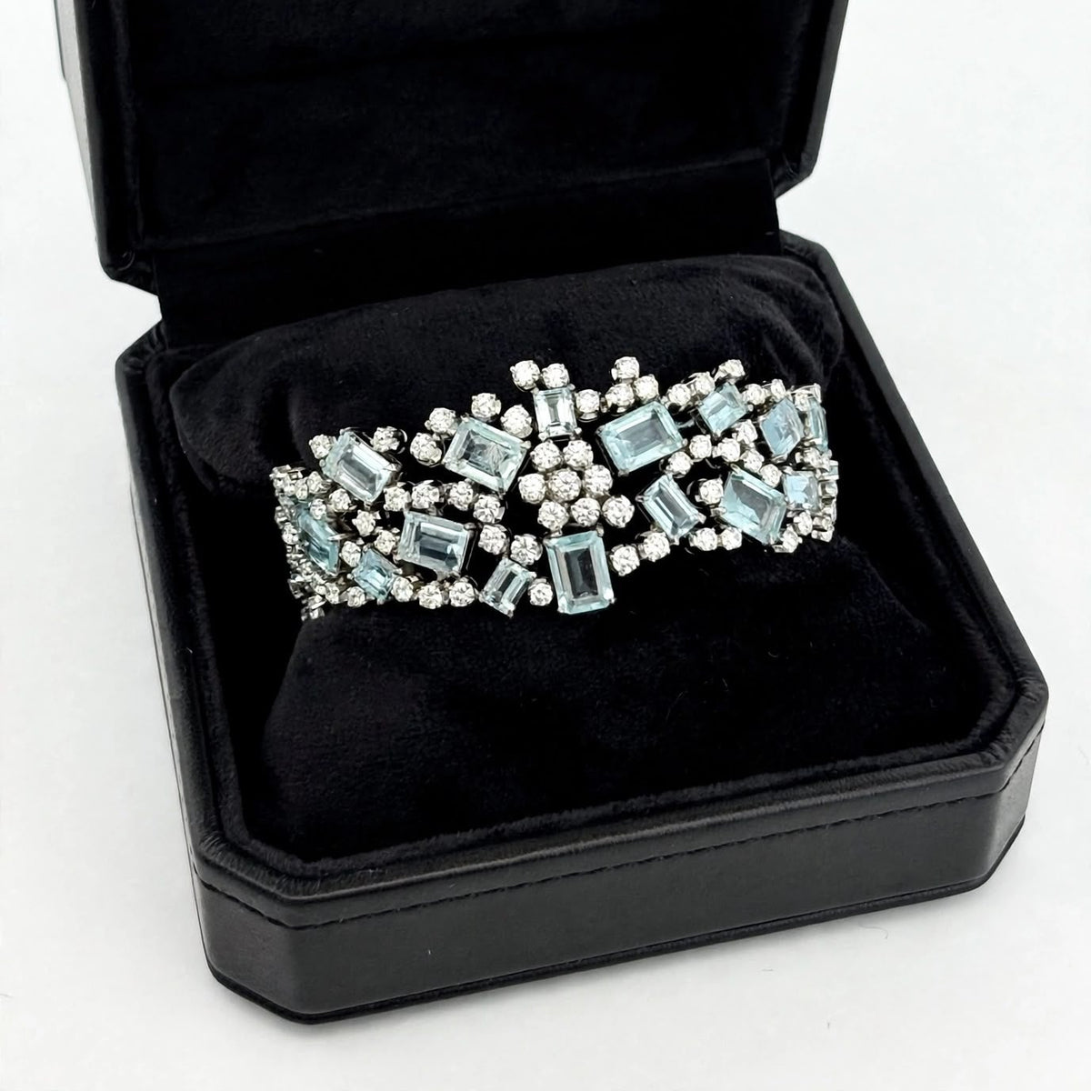 White gold bracelet with aquamarines and diamonds