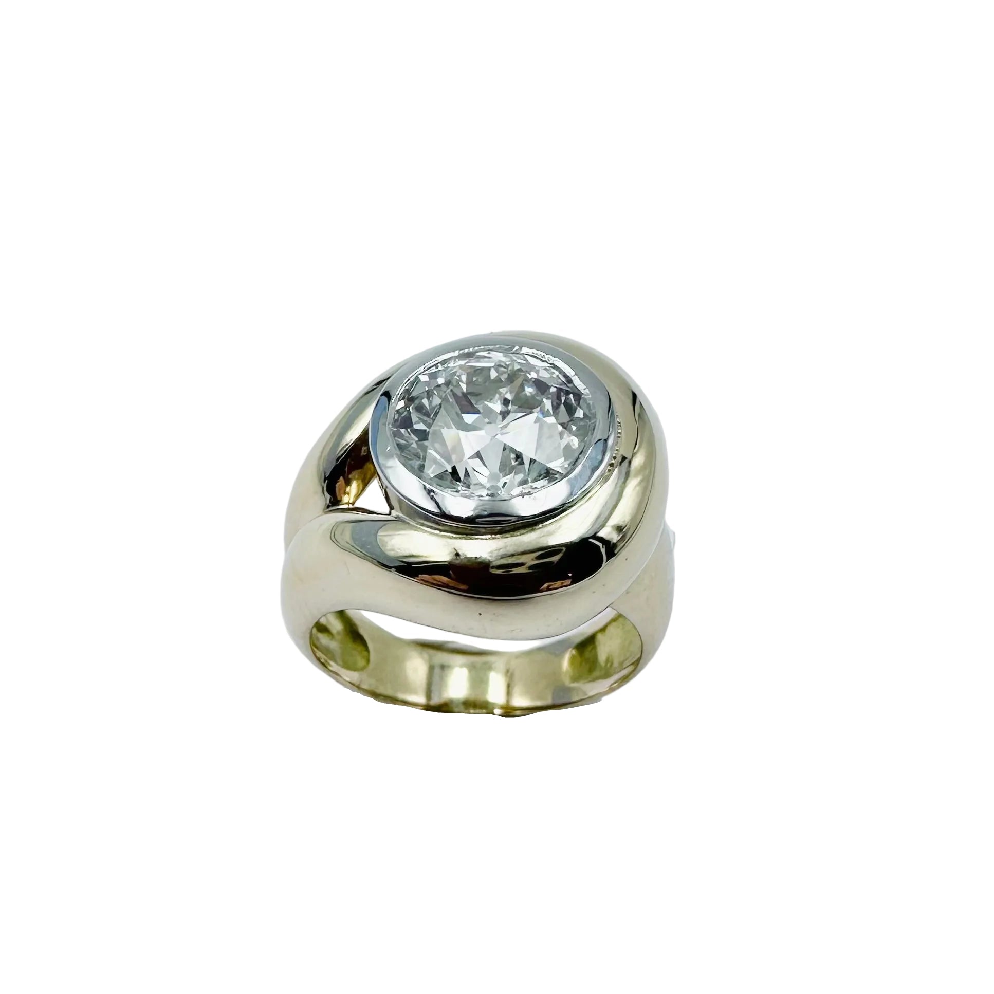 Yellow gold, Platinum and Diamond Solitaire Ring
