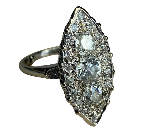 18K WHITE GOLD MARQUISE RING (Size 48)