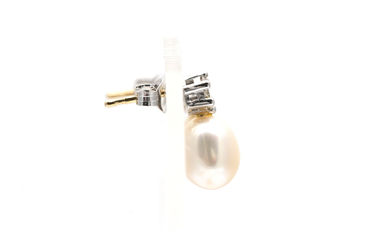 Boucles d'oreilles Puces en or blanc, perles et diamants