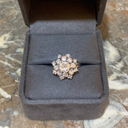 Marguerite Ring in Platinum and Diamonds