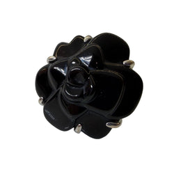 CHANEL "Camélia" Ring in White gold and Onyx
