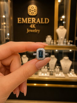 "Entourage" Ring in White Gold, Topaz, and Diamonds
