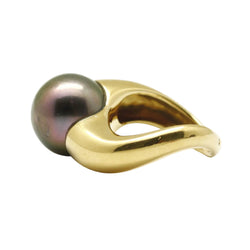 Yellow Gold Solitaire Ring with a Pearl