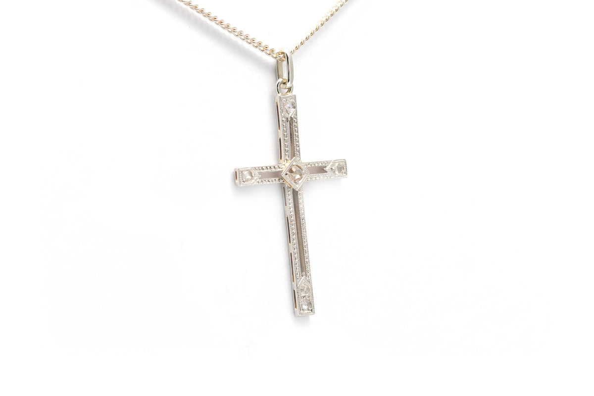 Pendentif en or blanc et diamants