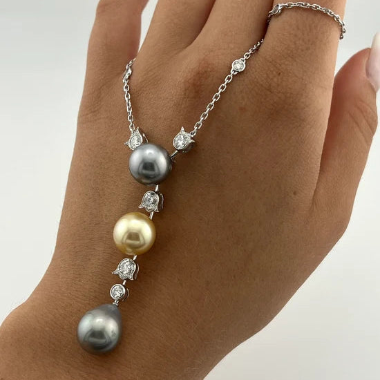 CARTIER "Muguet" Pendant Necklace in platinum, pearls, and diamonds