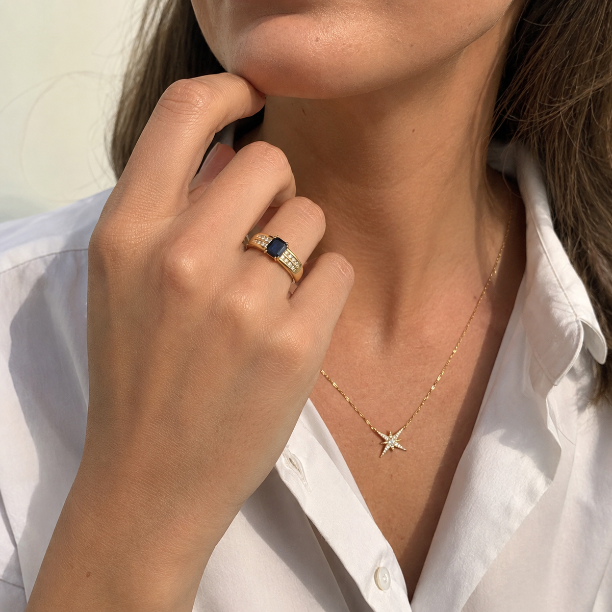 Yellow Gold Solitaire Ring with Sapphire and Diamonds