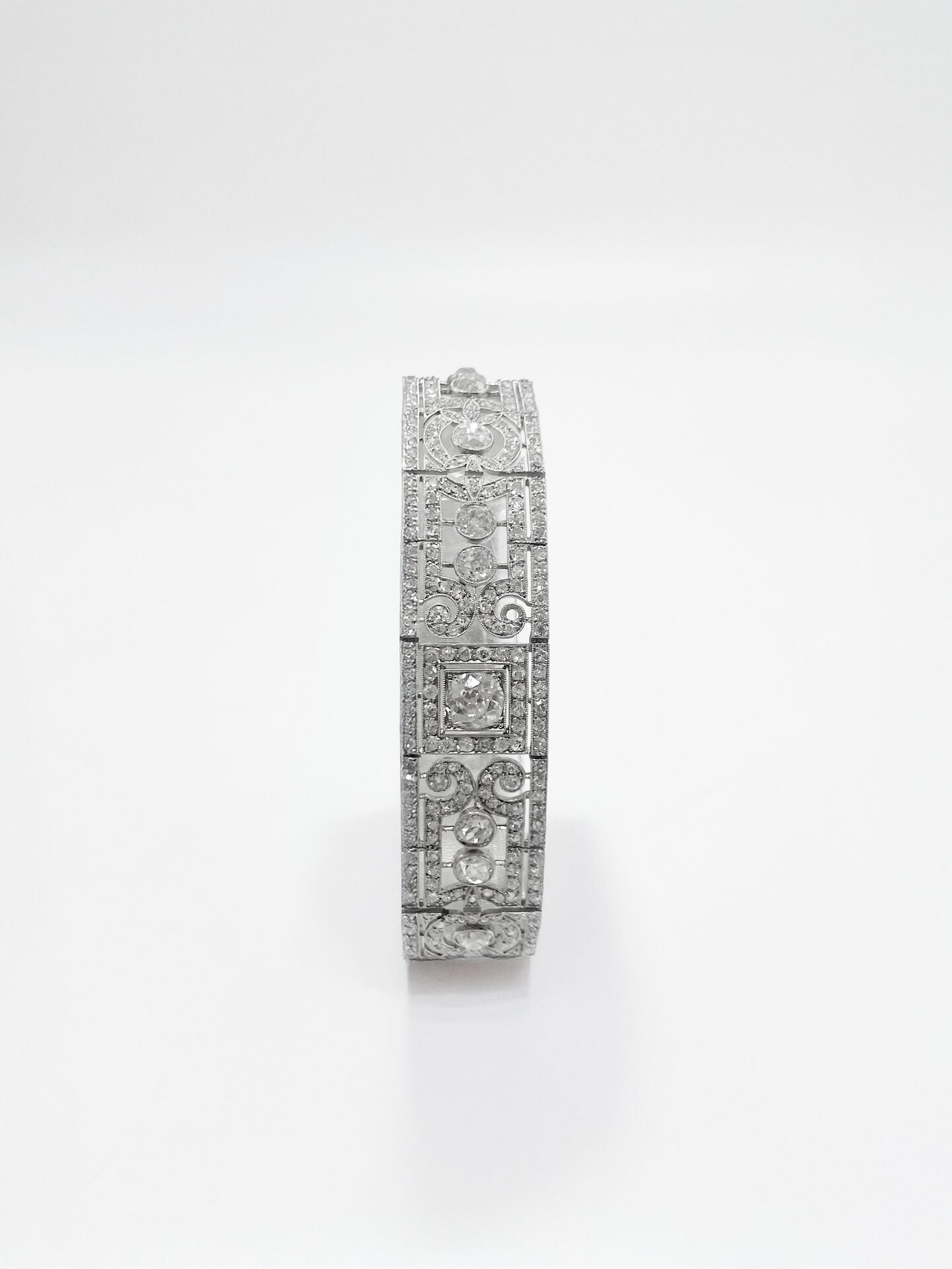 ART DECO ARTICULATED BRACELET WITH PALTINE AND DIAMONDS, APPROX. 12.50 CTS (SIZE 18)