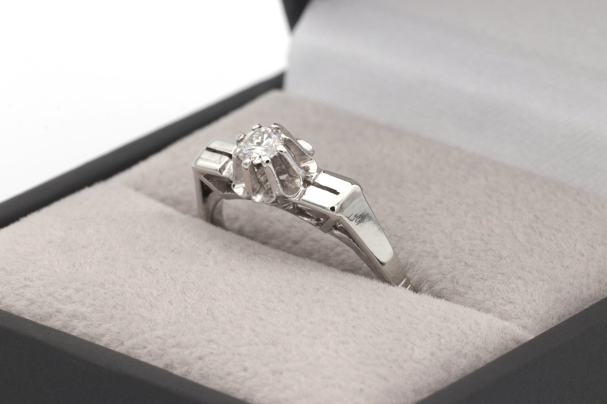 White Gold Solitaire Ring with Diamond