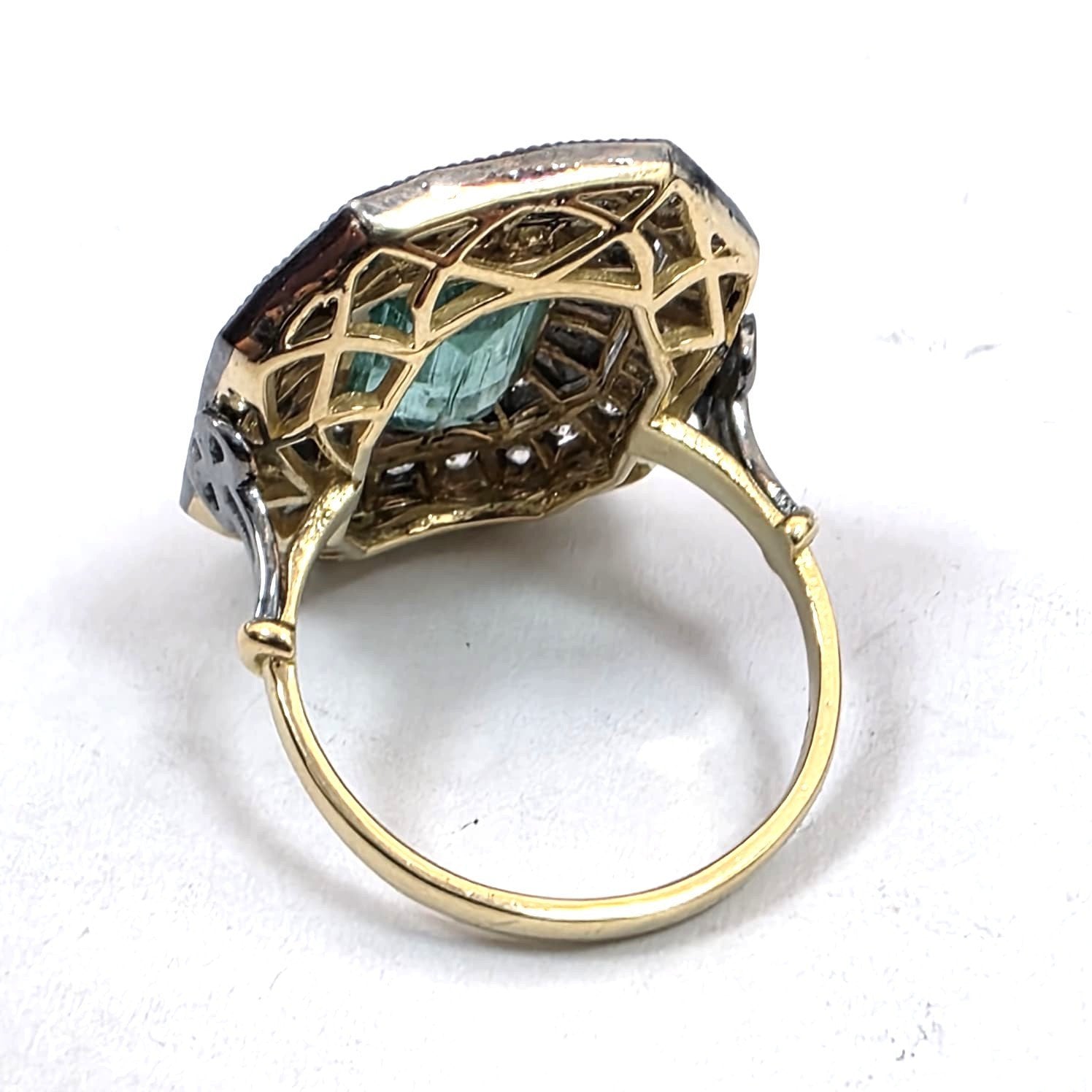 "Entourage" Ring in Yellow Gold, Emerald, and Diamonds