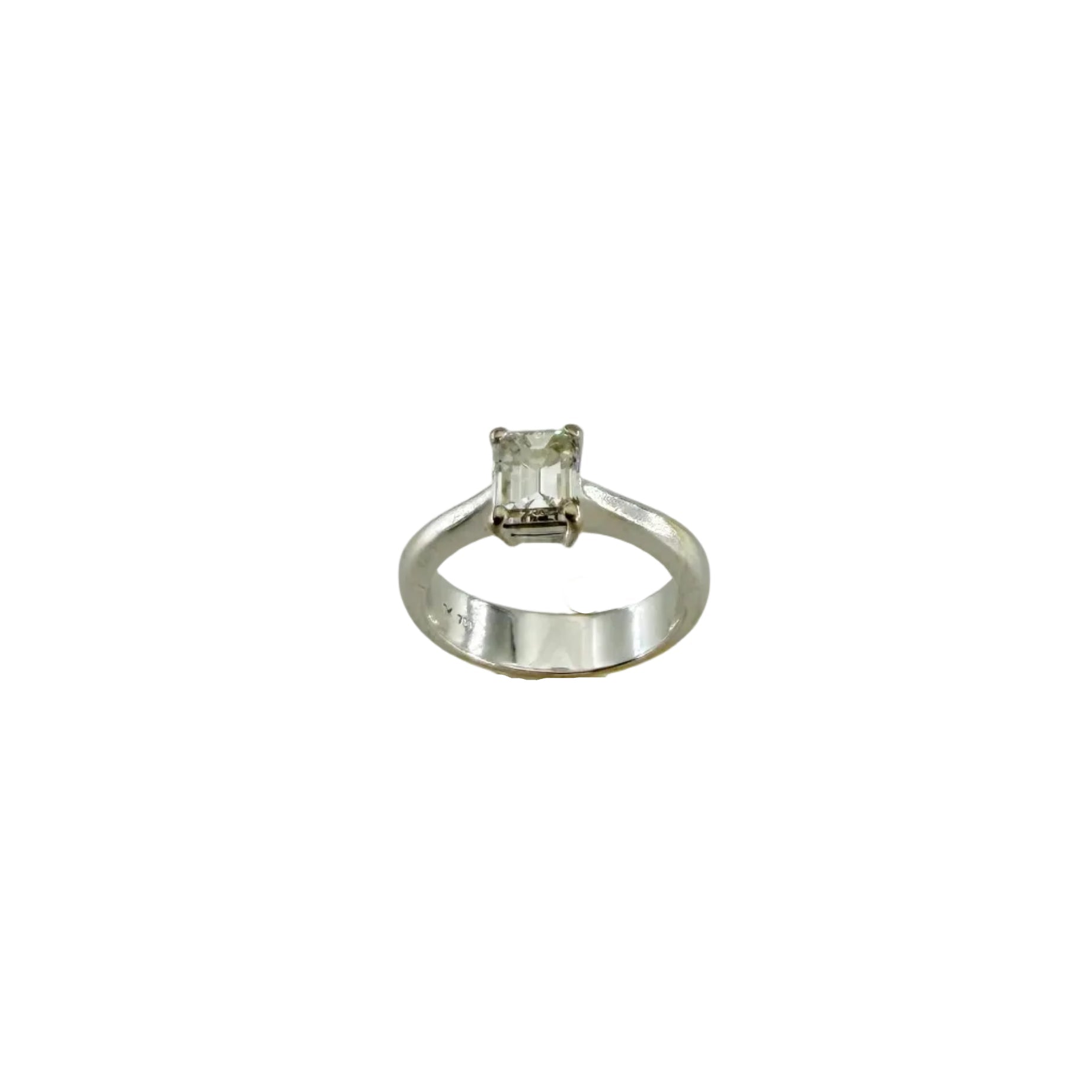 White Gold Solitaire Ring with Diamond