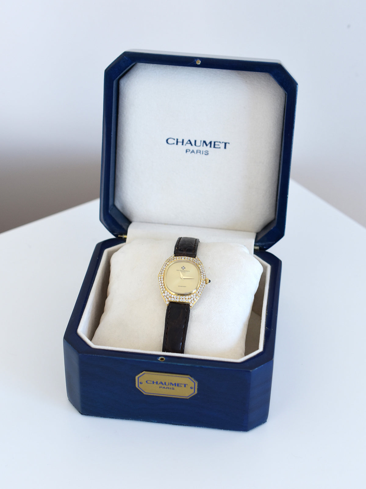 Montre VACHERON CONSTANTIN POUR CHAUMET en or jaune, cuir et diamants