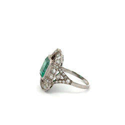 "Entourage" Ring in White Gold, Emerald, and Diamonds