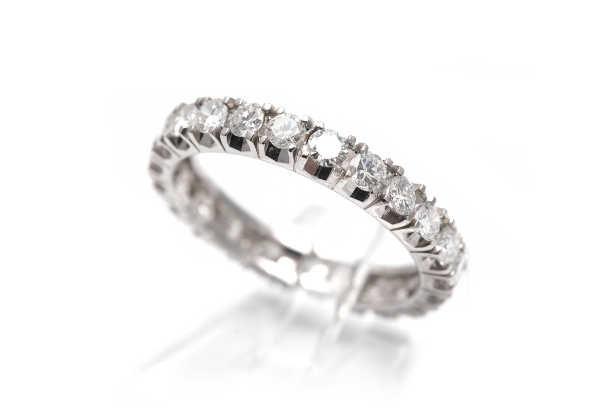 Bague Alliance en or blanc et diamants