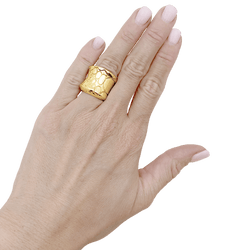 Bague Pomellato "Cocco" en or jaune.