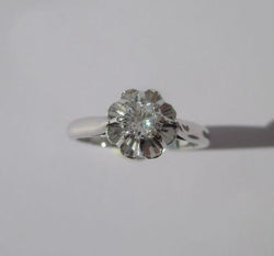 Bague Solitaire en or blanc, platine, et diamant
