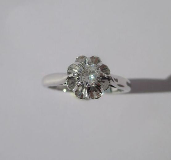 Bague Solitaire en or blanc, platine, et diamant