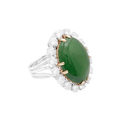 Bague or blanc, jade néphrite et diamants.