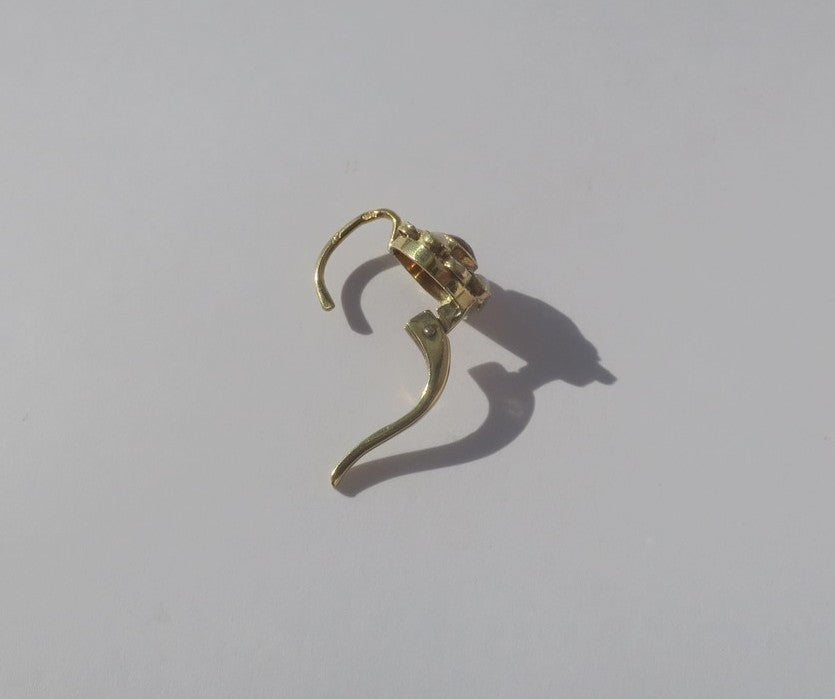 Lever-back earrings in yellow gold, white gold, rubies, and pearls